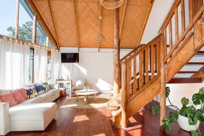 Image de The Treehouse - Pet Friendly - 2 Mins Walk to Beach