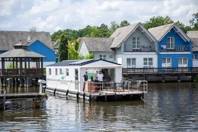 Mf Houseboat Rosalie