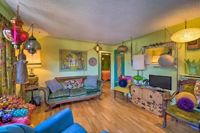 Image de Walk to Olde Town - 1940 Vintage Bungalow!