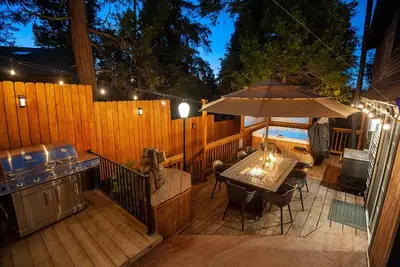 Image de 1928 Cabin, Hot Tub, Deck, Perfect Family Retreat!