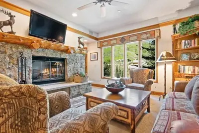 Image de The Charter at Beaver Creek F240