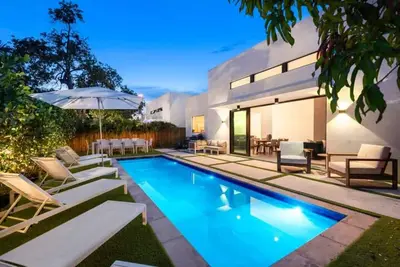 Image de Design District Villas 10br Double Modern Homes