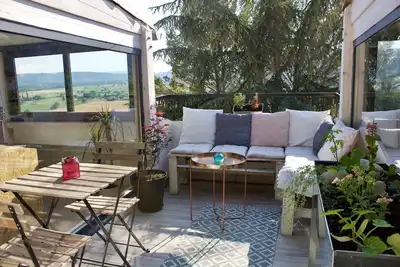 Image de Appartement sur les toits, très jolie vue, Provence