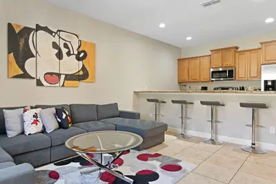 Image de 4 Bedrooms / 3 Bathrooms / Paradise Palms (8953 Cp)