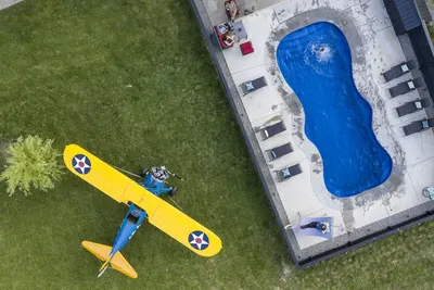 Image de The Aviator’s Lounge, loft living in the Nrg, private pool & hot tub