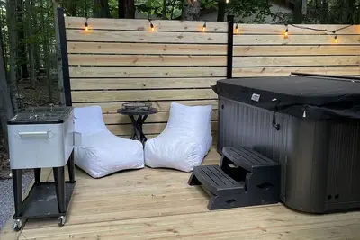 Image de Lake access/Arcade/Hot Tub and A/C! The best Pocono community- book now!