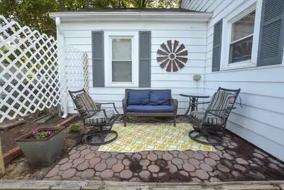 Image de Cozy Cottage minutes to Downtown