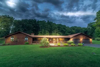 Image de Peaceful 8 Bedroom 5 Bath w\/patio bar-grill and swimming pond