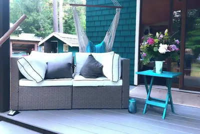 Image de Whimsical 4 bedrooms + one loft cottage on Savary Island