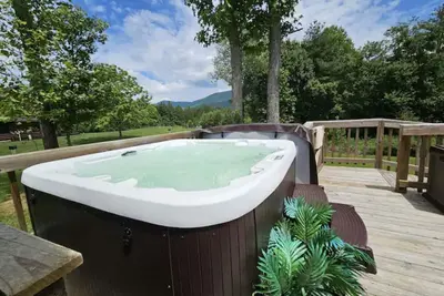 Image de The Lodge at Coker Creek 2 \n\nMountain View--Hot Tub! New Listing!