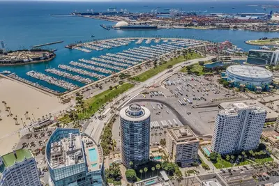 Image de Beautiful Waterfront Condo with Balcony in Long Beach