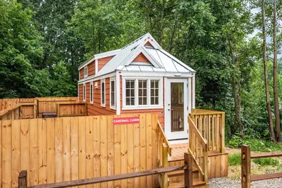 Image de Back to Nature with Tiny Home Experience, treed 60 acres to hike on