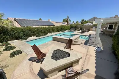 Image de 3bed 2bath House. Private Pool and Spa. Close to Acrisure Center