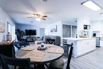 Image de Entire Satellite Beach Home | 8 Min Walk to Ocean | Private Pool | 4 Bed 2 Bath