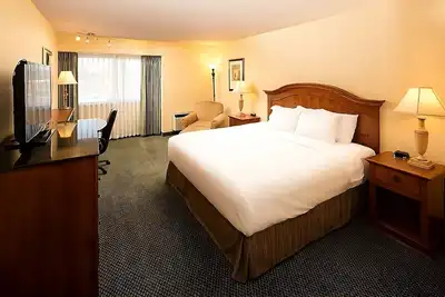 Image de Affordability Meets Comfort! Free Parking, Pets Allowed, Outdoor Pool