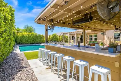 Image de Beautiful Palm Desert Vacation Oasis.