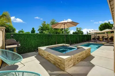 Image de Deluxe Desert Retrea · Deluxe Desert Retreat! Pool/Spa/Fire Pit!