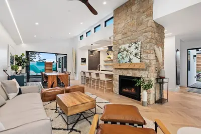 Pacific Paradise: Modern Luxury Oasis in Encinitas