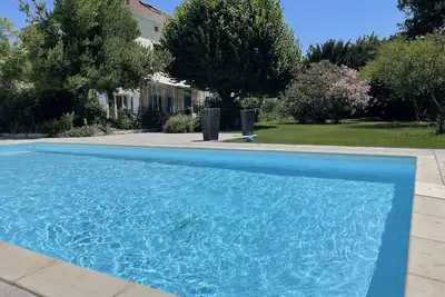 Image de Villa de Maître, piscine et grand jardin en plein Montelimar