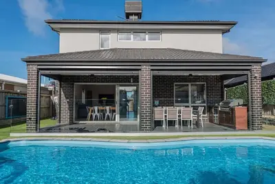 Holiday Dream - Featuring a Spa and Pool!