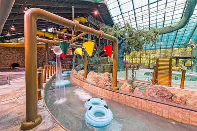 Image de Excellent Location - Smoky Mountain Resort - Family Friendly - Waterpark - Sleeps 12!