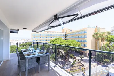 Image de Appartement rénové  zone falaises · Uhc Ondina