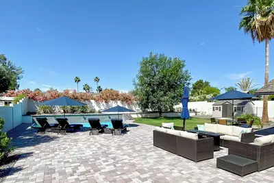 Image de 3 Mi to Kierland! Luxe Desert Home w/ Heated Pool