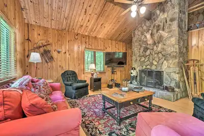 Image de Serene Sky Valley Family Chalet w/ Fireplace