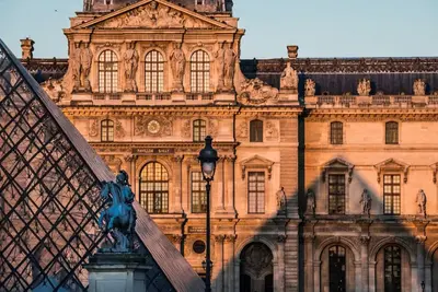 Image de Overlooking church of Saint-Germain-l'Auxerrois directly across from the Louvre