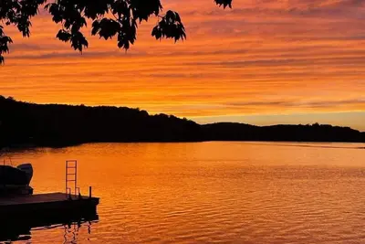 Image de Sunset Cottage on Badin Lake, Nc!