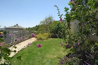 Image de Dream House in Shoresh - A Villa with a view