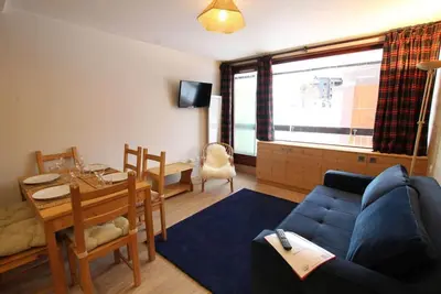 Image de 300m des commerces, 3ème étage, balcon, parking, télévision, casier à ski, 50m², Montgenèvre