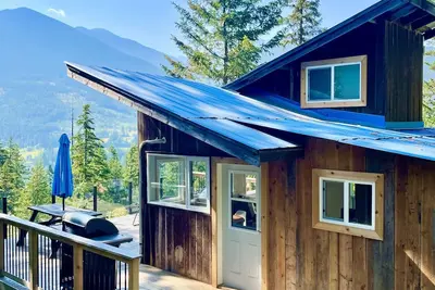 Image de *Robin’S Nest* Tiny Chalet Home Spectacular mountain views surrounded by nature