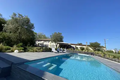 Image de Gîte de charme en Médoc à proximité des plages-Grande piscine au sel