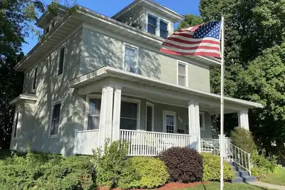 Image de Large Home 5 min to Field of Dreams