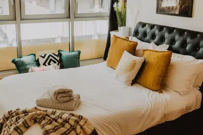 Image de Appartement-Salle de bain privée extérieure-Vue sur Rue