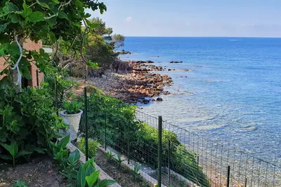 Image de Studio \"Calanques\" 2 Pers situation exceptionnelle Front de mer