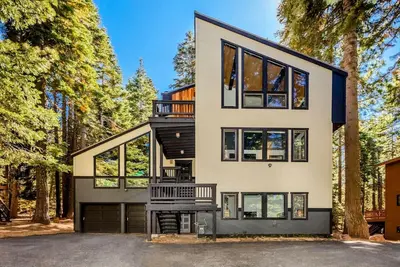Image de Luxury Mtn Home - Hot Tub, Pool Table, Pool, Gym