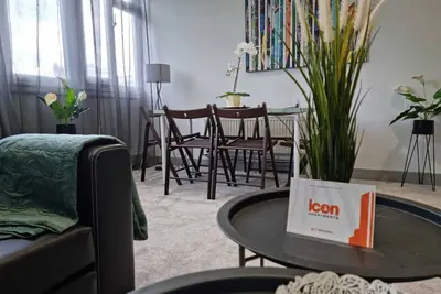 Image de Beautiful 3 Bed Apartment in Central Location - 2mins from Station