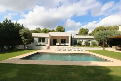Image de New family villa with pool and garden next to the beach (licenseETV2325)