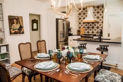 Image de Charming Bungalow with Porch, Yard and Fireplace