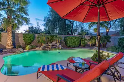 Image de Resort Amenities: Pvt Htd Pool, Putt Green, Patio & Gas Grill & Fire Tbl, TVs All BRs,