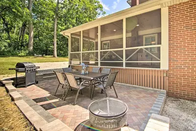 Image de Sun-Lit Lake Geneva Sanctuary w/ Bbq Patio!