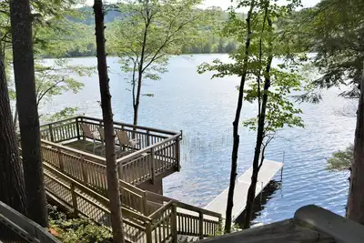 Image de Waterfront 5 bedroom home on Stocker Pond with Dock
