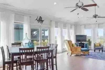 Image de “seahorse blue” cute two bedroom home just a few steps from the beach