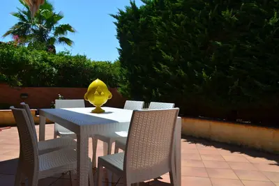 Villa Pumetta Yellow East