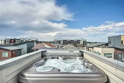 Image de Spacious Old Town North Home w/ Rooftop Deck!