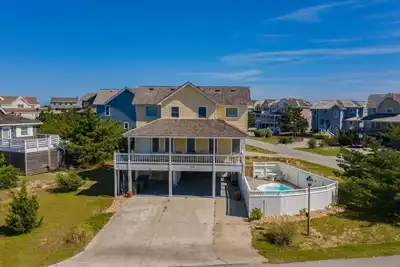 Image de Good Day Sunshine-Oceanside, pool, hot tub, dog friendly, close to the beach!