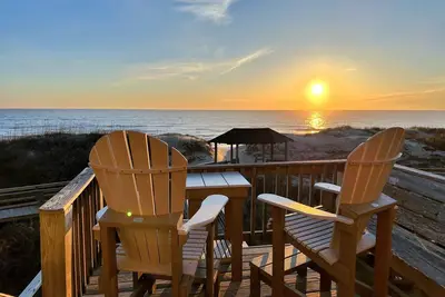 Image de Sea Pointe 8b: Oceanfront √ Ocean views √ Community Pool √