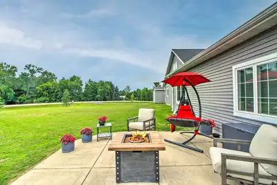 Image de Quiet Retreat w\/ Kayak & Patio, Walk to Lake!